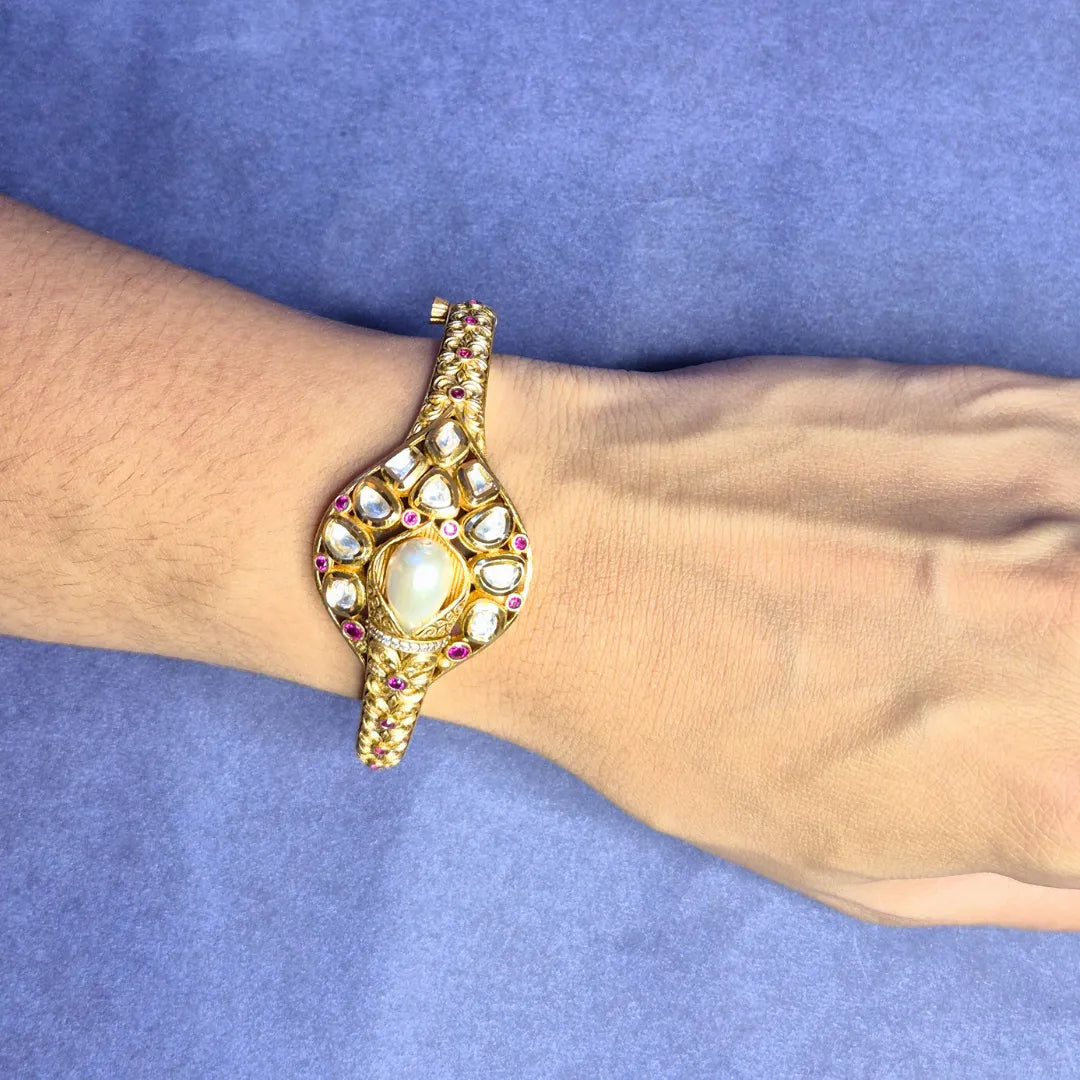 Gold Kundan Bracelet - Antique gold polish