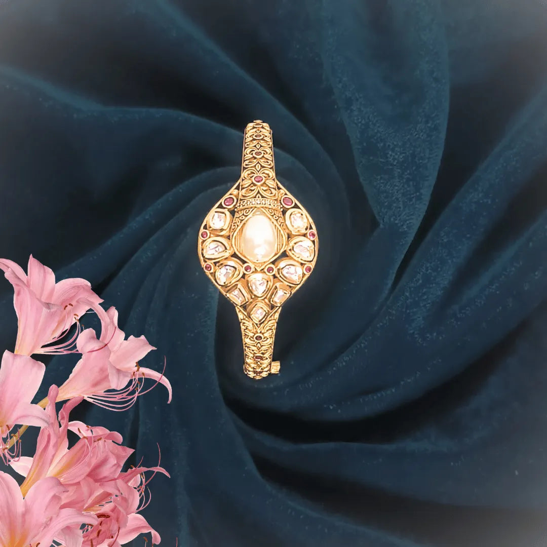 Gold Kundan Bracelet - Antique gold polish